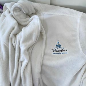 COPY - Disney Parks long robe